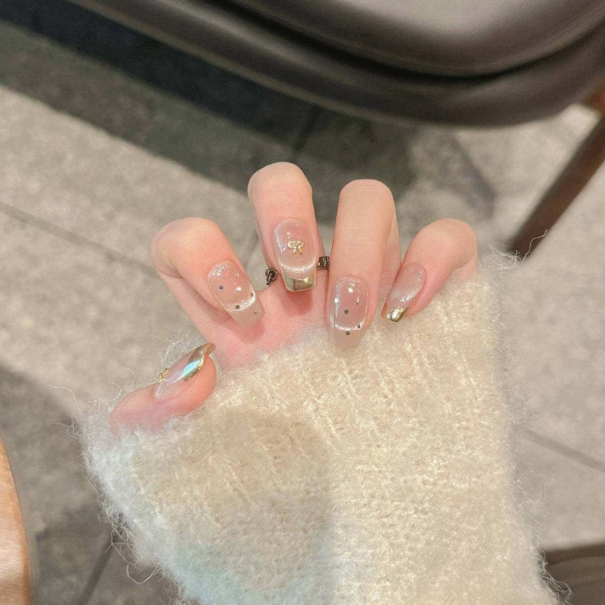 365nails: "Golden Dew" – Minimalist Gold Foil & Chrome Handmade Coffin Nails – Image 3