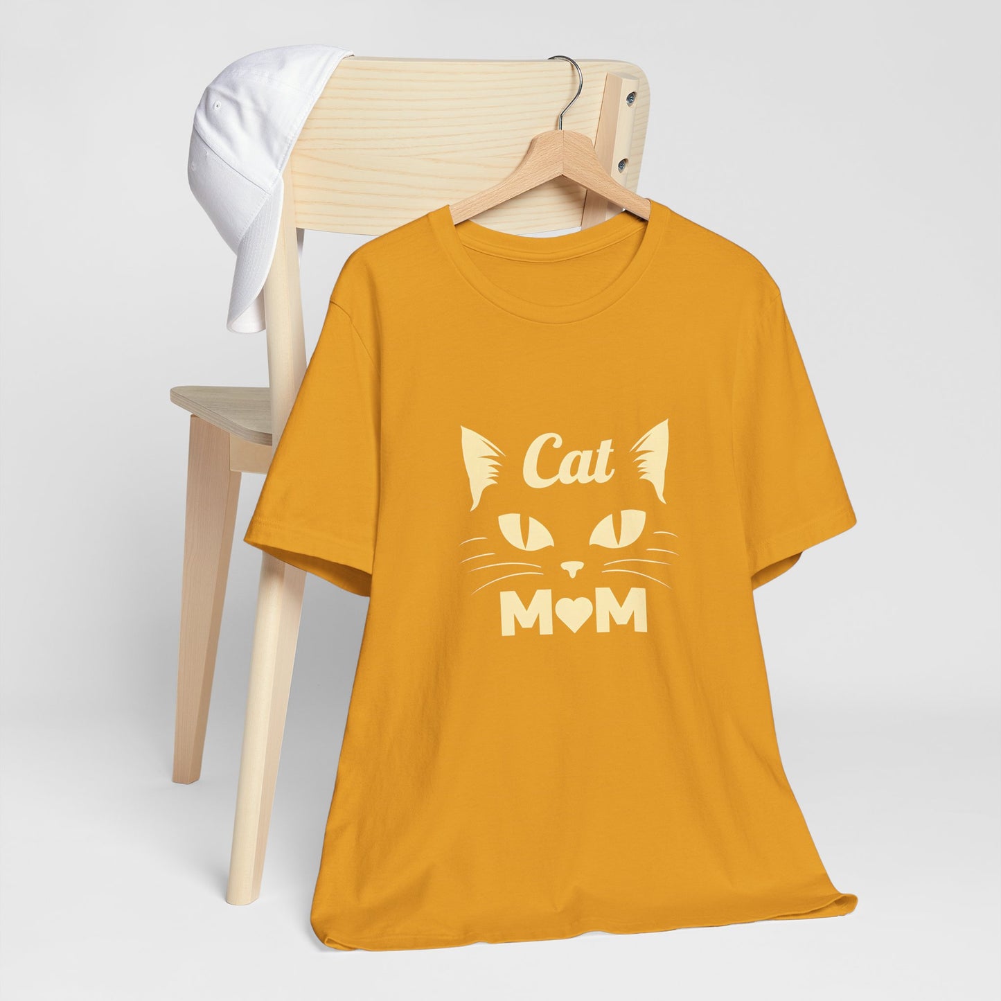 Cat Mom T-Shirt — Cute Cat Face Graphic Tee for Cat Lovers