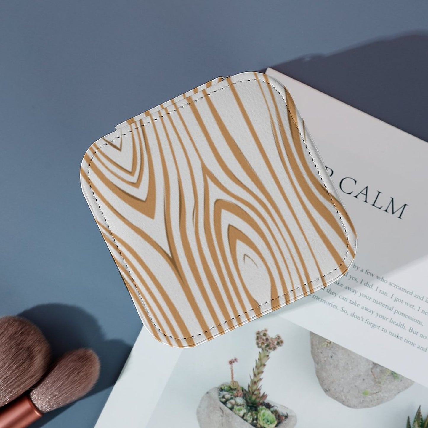 Box Organizer for Jewelry Wood looking pattern