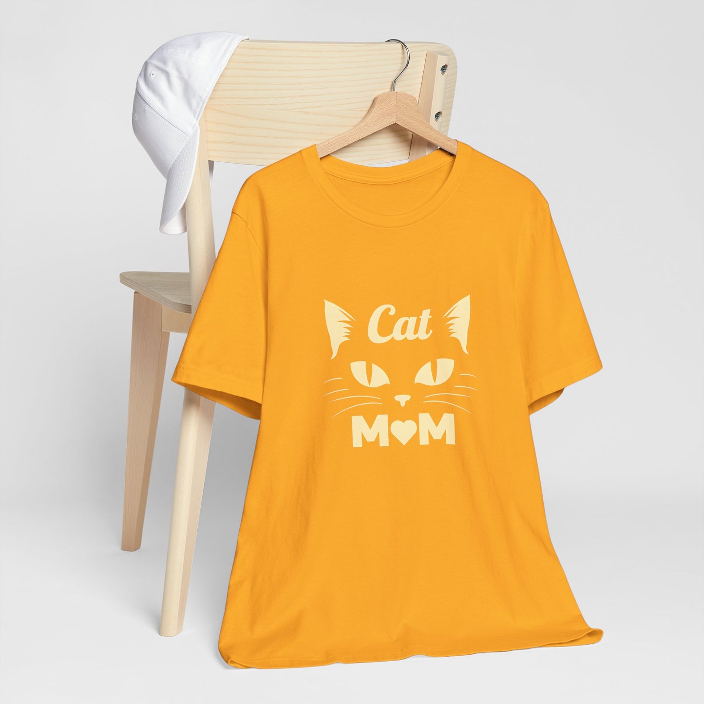 Cat Mom T-Shirt — Cute Cat Face Graphic Tee for Cat Lovers