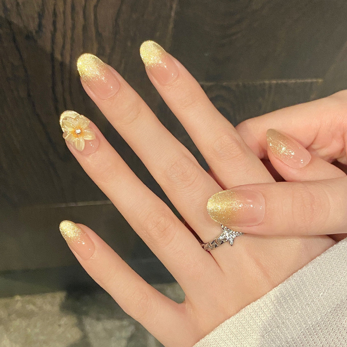 365nails: "Gilded Bloom" – 3D Floral & Glitter Ombré Handmade Medium Almond Nails – Image 6
