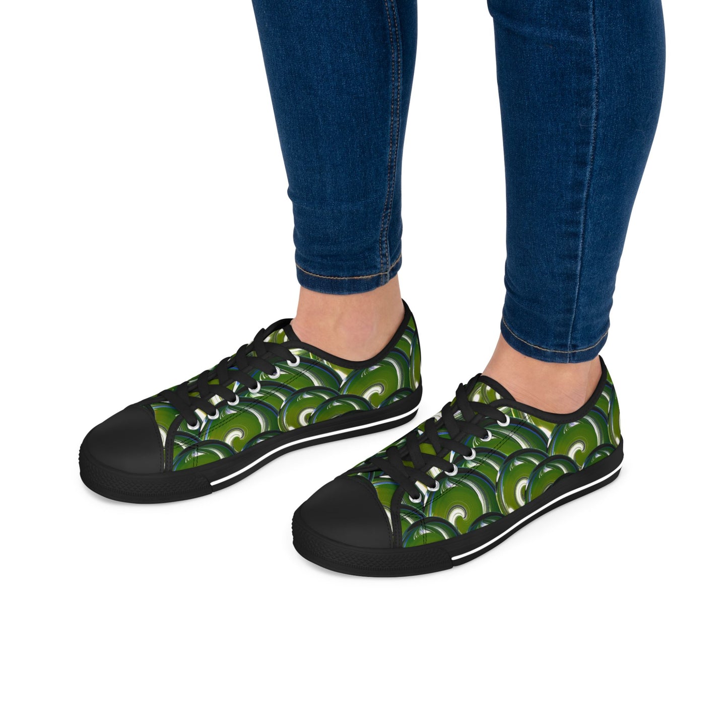 Green Bubble Pattern Women's Low Top Sneakers — Retro Abstract Tennis Shoes