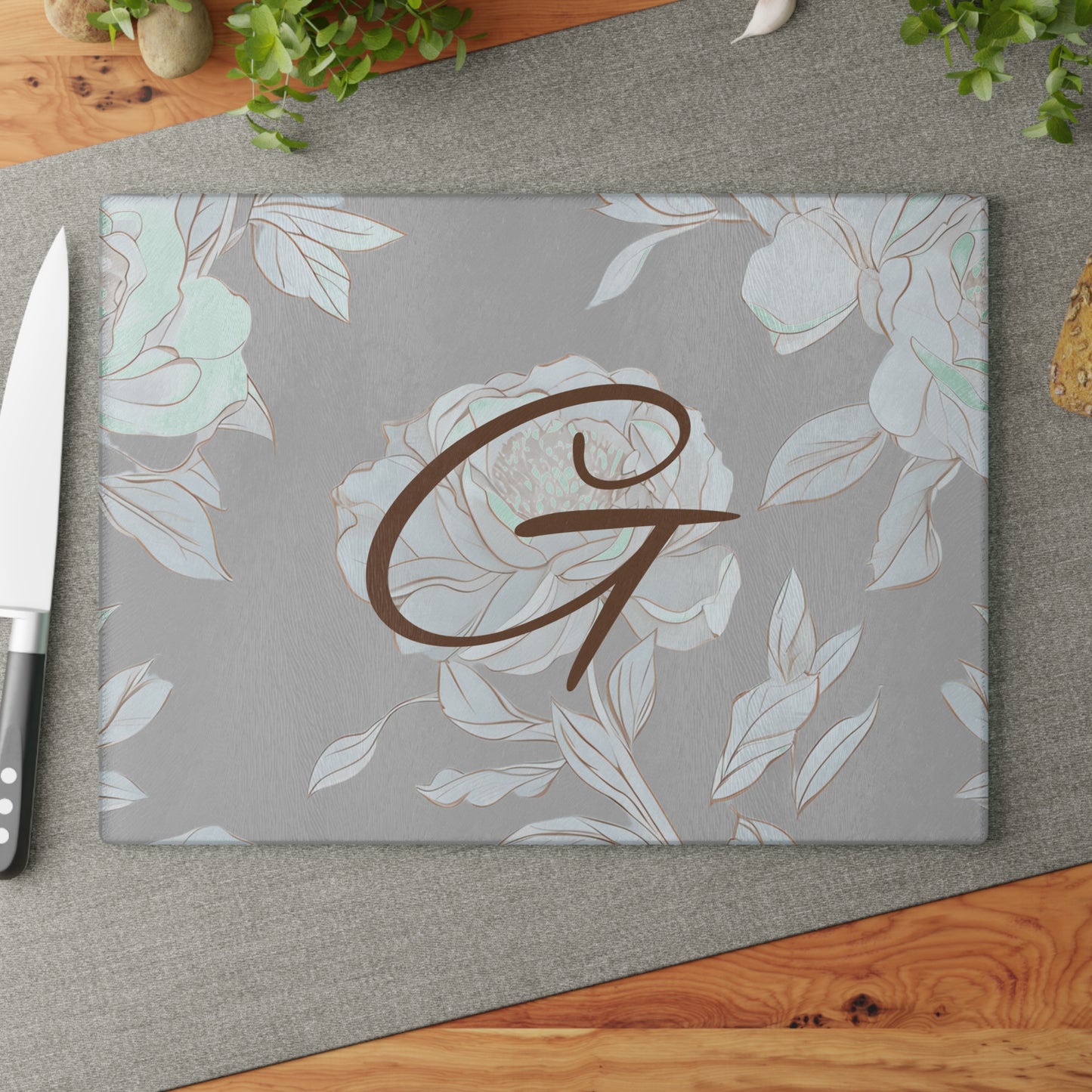 Personalized Floral Glass Cutting Board, Monogram Kitchen Decor, Custom Gift for Home Chef, Wedding Gift, Housewarming Present, [...]