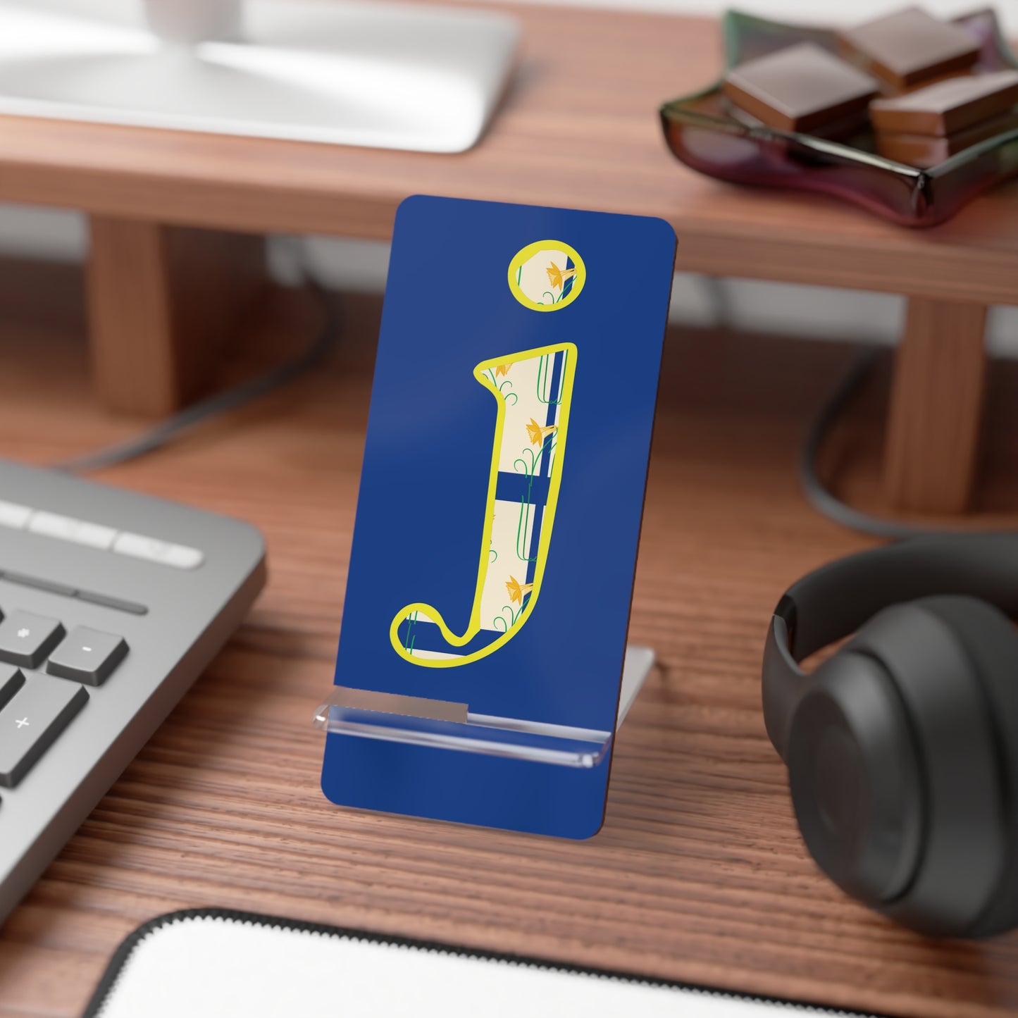 Personalized Smartphone Stand, Custom Phone Holder, Unique Mobile Display, Desk Organizer, Gift for Tech Lovers