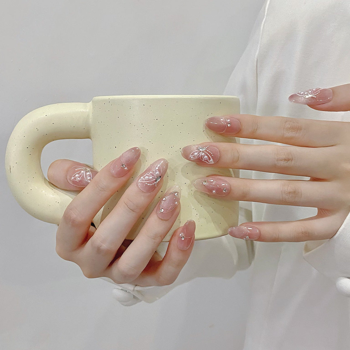 365nails: "Alice's Butterfly" – 3D Hand-Painted Butterfly & Cat Eye Handmade Almond Nails – Image 3