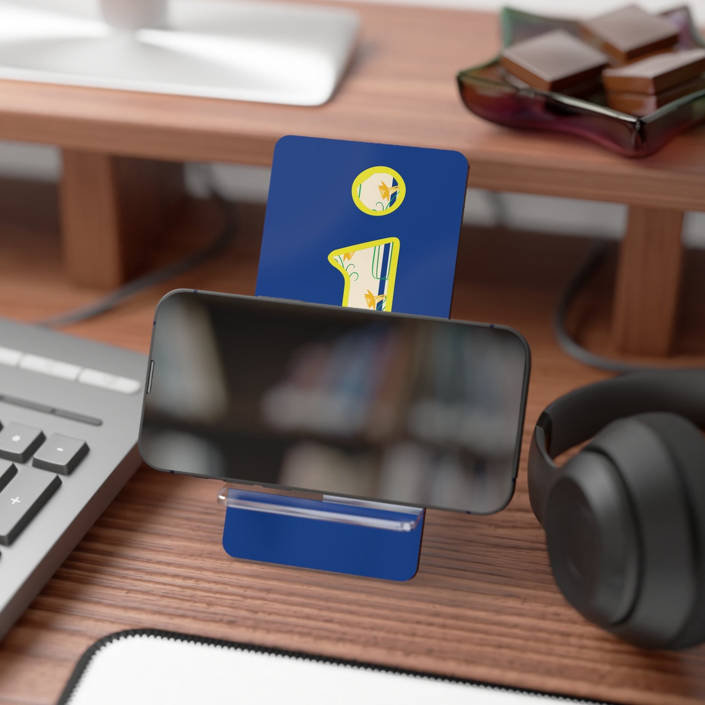 Personalized Smartphone Stand, Custom Phone Holder, Unique Mobile Display, Desk Organizer, Gift for Tech Lovers