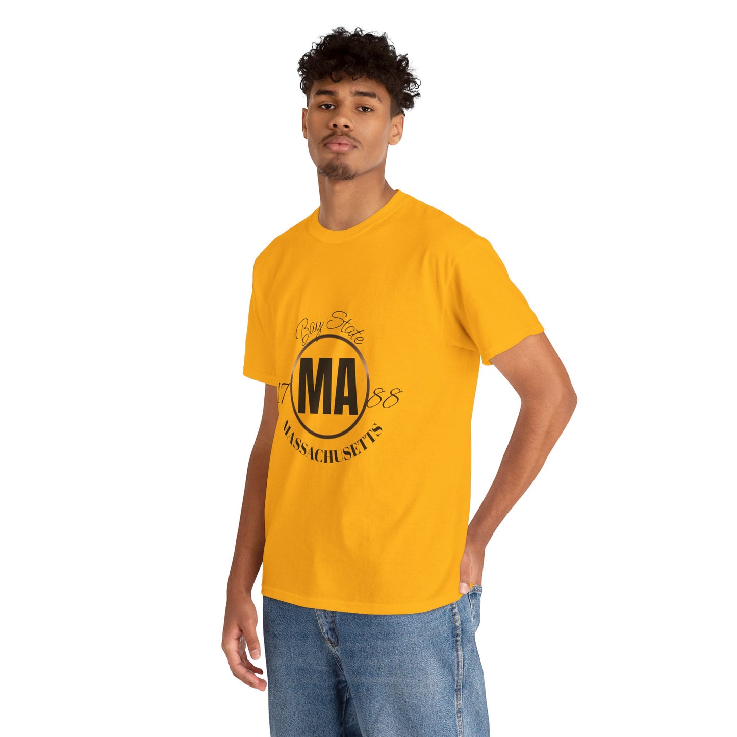 Unisex Heavy Cotton Tee with Massachusetts Design, Casual Wear, Gift for Him/Her, Travel Souvenir, Vintage Style