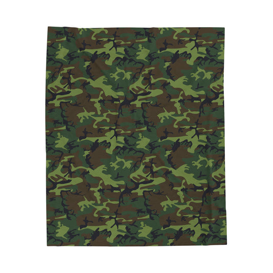 Cozy Camouflage Velveteen Plush Blanket | Soft Throw for Camping, Sofa, Home Decor, Gifts, Outdoor Events