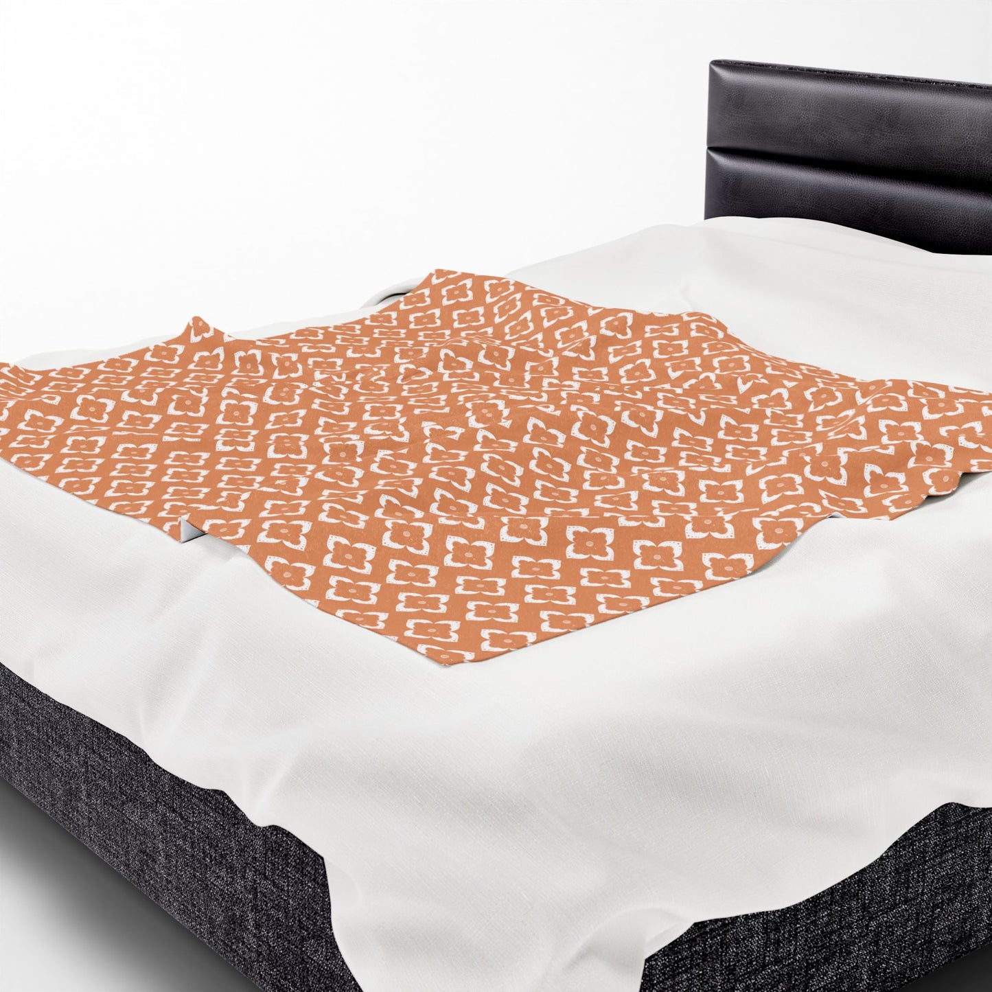 Cozy Velveteen Plush Blanket for Relaxation, Soft Throw for Winter, Perfect Gift for Home Decor, Snuggly Luxury Couch Blanket