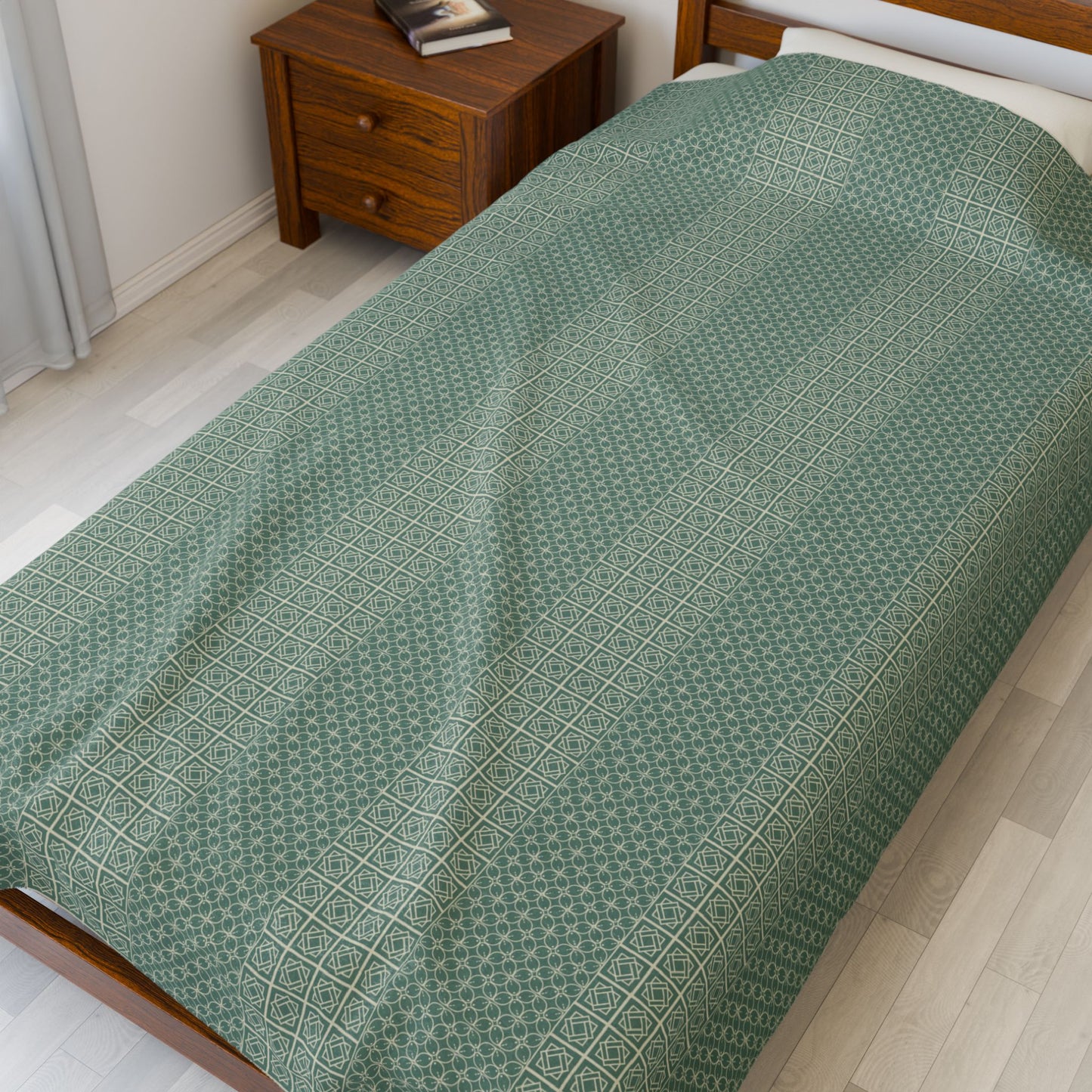 Cozy Velveteen Plush Blanket for Snuggling, Home Decor, Gift for Him/Her, Perfect for Winter, Relaxation, and Movie Nights