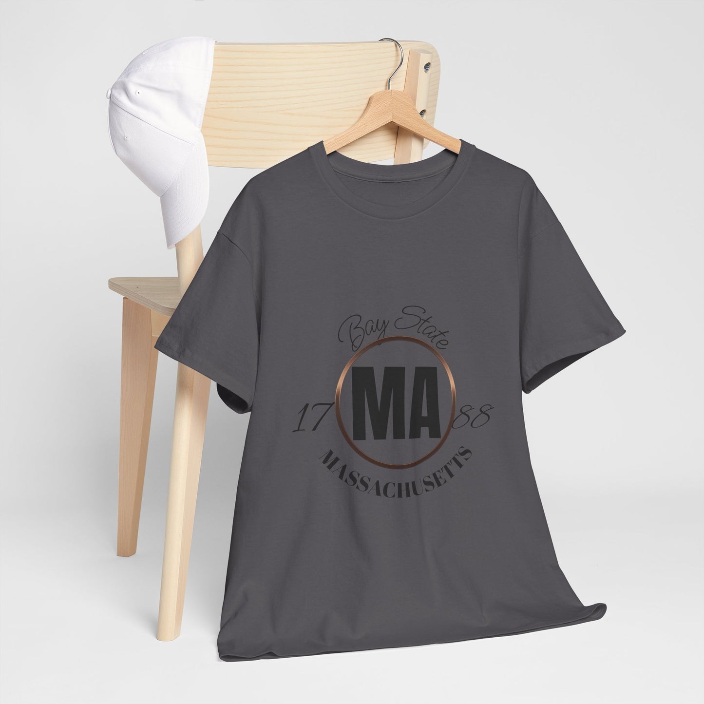 Unisex Heavy Cotton Tee with Massachusetts Design, Casual Wear, Gift for Him/Her, Travel Souvenir, Vintage Style