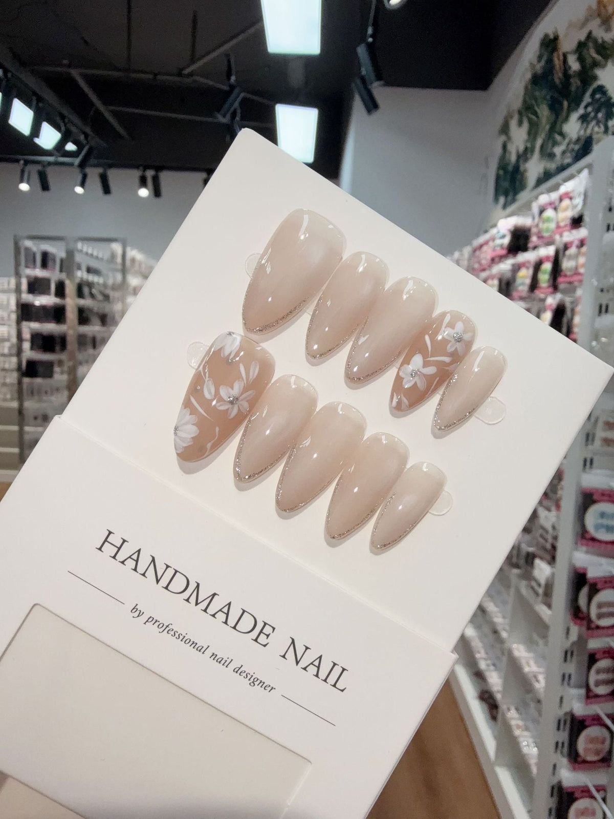 365nails: "Whispering Bloom" – 3D Floral Handmade Almond Nails – Image 4